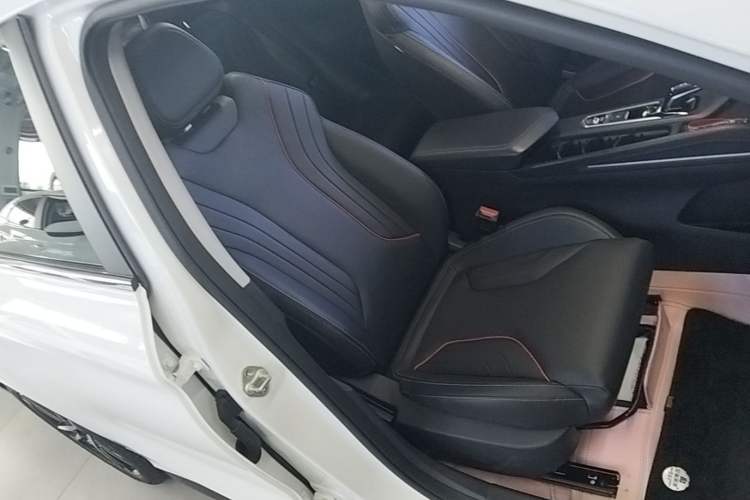 Used Geely Auto Binray 2022 Binrui COOL 1.5T DCT Electric Edition Right Front Seat