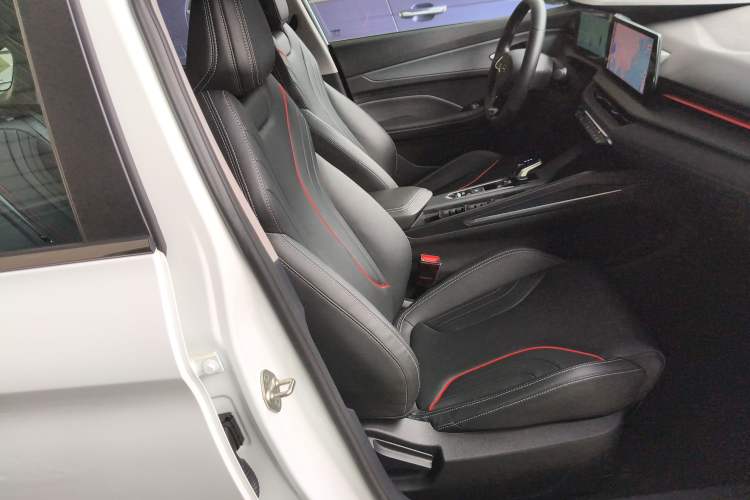 Used Geely Auto Binray 2022 Binrui COOL 1.5T DCT Electric Edition Right Front Seat