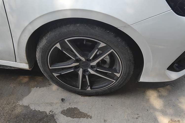 Used Geely Auto Binray 2022 Binrui COOL 1.5T DCT Electric Edition Right Front Wheel Hub