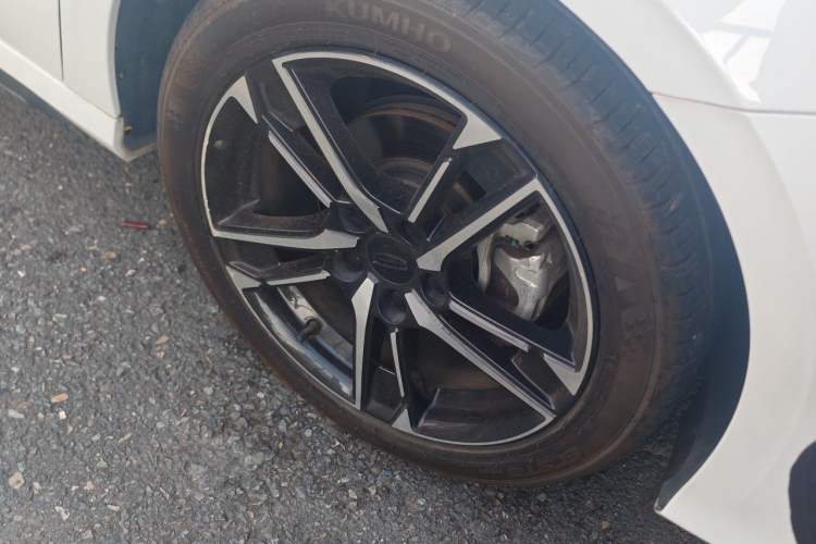 Used Geely Auto Binray 2022 Binrui COOL 1.5T DCT Electric Edition Right Front Wheel Hub