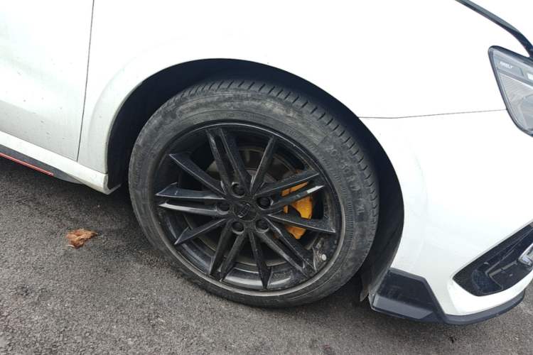 Used Geely Auto Binray 2022 Binrui COOL 1.5T DCT Electric Edition Right Front Wheel Hub