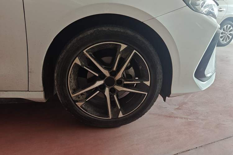 Used Geely Auto Binray 2022 Binrui COOL 1.5T DCT Windstorm Edition Right Front Wheel Hub