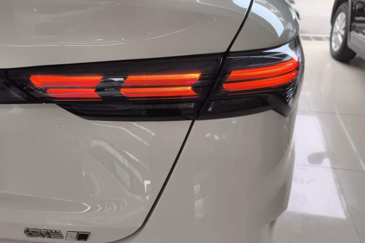 Used Geely Auto Binray 2022 Binrui COOL 1.5T DCT Electric Edition Right Rear Taillight