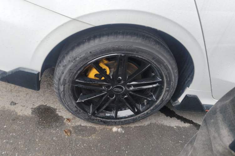 Used Geely Auto Binray 2022 Binrui COOL 1.5T DCT Electric Edition Right Rear Wheel Hub