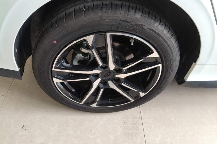Used Geely Auto Binray 2022 Binrui COOL 1.5T DCT Electric Edition Right Rear Wheel Hub