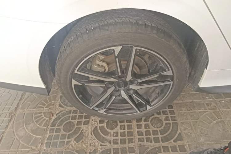 Used Geely Auto Binray 2022 Binrui COOL 1.5T DCT Electric Edition Right Rear Wheel Hub