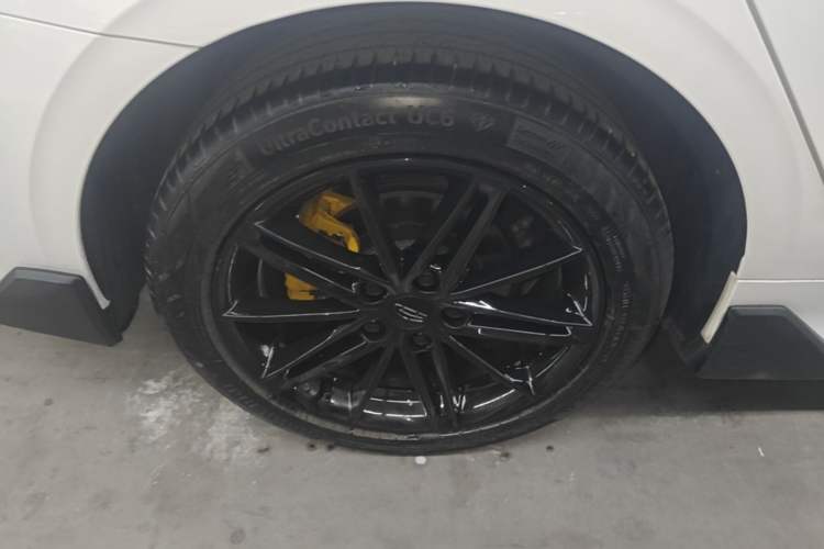 Used Geely Auto Binray 2022 Binrui COOL 1.5T DCT Electric Edition Right Rear Wheel Hub