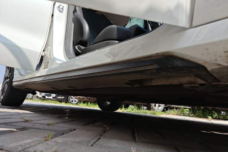 Used Geely Auto Binray 2022 Binrui COOL 1.5T DCT Windstorm Edition Right Side Sill