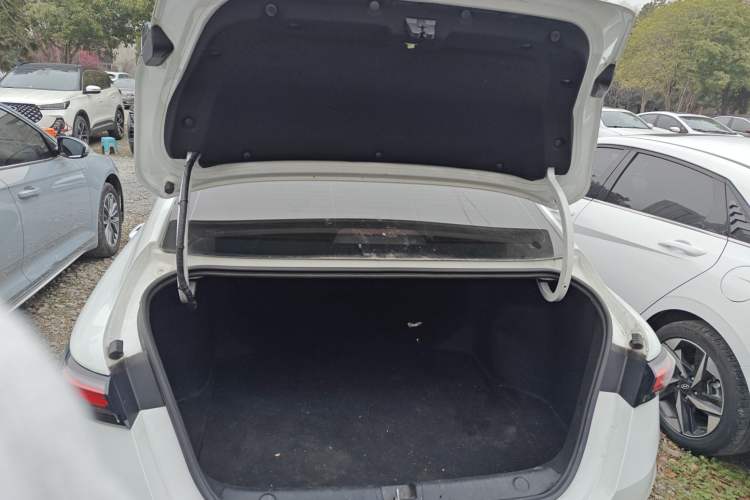 Used Geely Auto Binray 2022 Binrui COOL 1.5T DCT Windstorm Edition Trunk