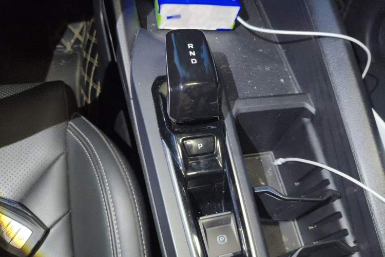 Used Geely Auto Binray 2022 Binrui COOL 1.5T DCT Electric Edition Gear Lever