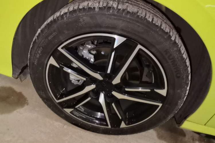 Used Geely Auto Binray 2022 Binrui COOL 1.5T DCT Electric Edition Left Front Wheel Hub