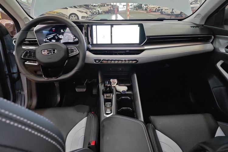 Used Geely Auto Binray 2024 Binrui COOL 1.5T DCT Champion Edition Center Console