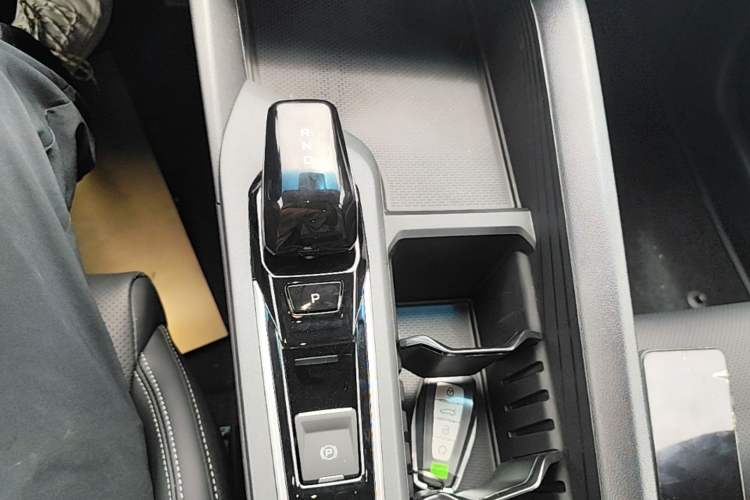 Used Geely Auto Binray 2024 Binrui COOL 1.5T DCT Longteng Edition Gear Lever