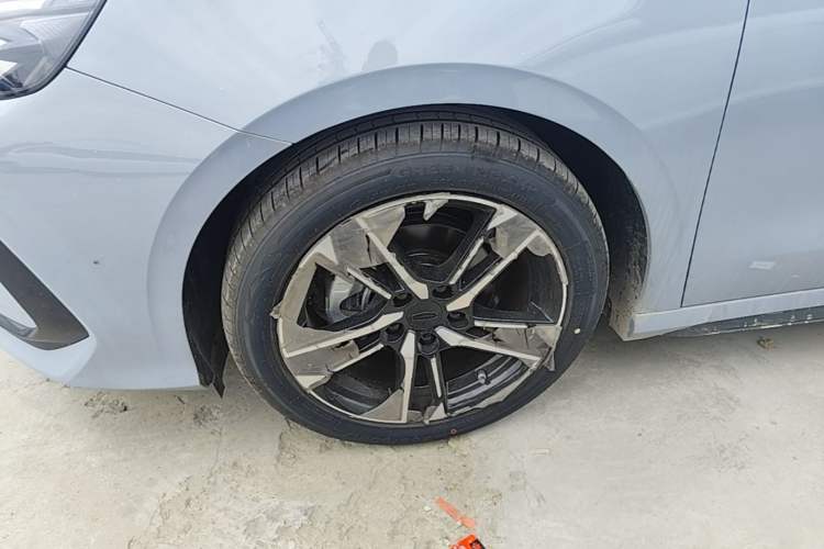 Used Geely Auto Binray 2024 Binrui COOL 1.5T DCT Longteng Edition Left Front Wheel Hub