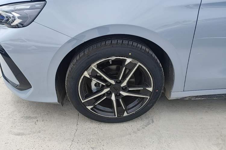 Used Geely Auto Binray 2024 Binrui COOL 1.5T DCT Longteng Edition Left Front Wheel Hub