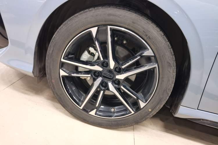 Used Geely Auto Binray 2024 Binrui COOL 1.5T DCT Champion Edition Left Front Wheel Hub