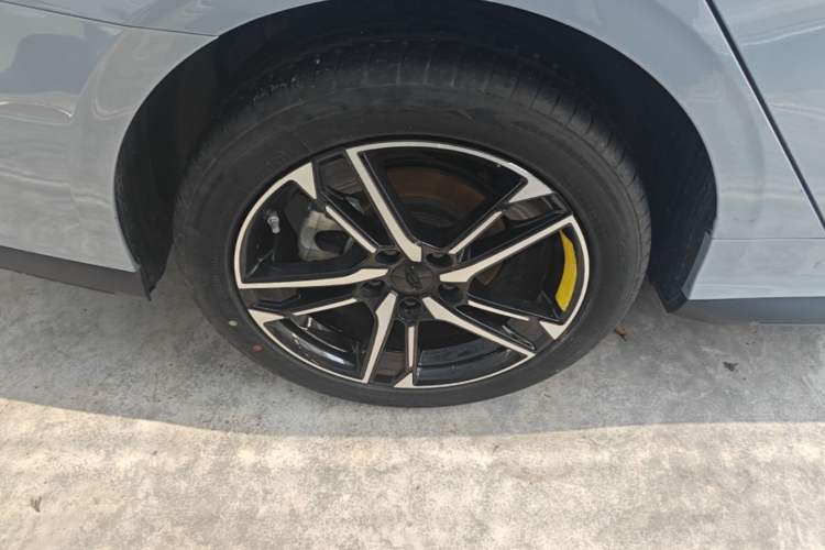 Used Geely Auto Binray 2024 Binrui COOL 1.5T DCT Longteng Edition Right Rear Wheel Hub