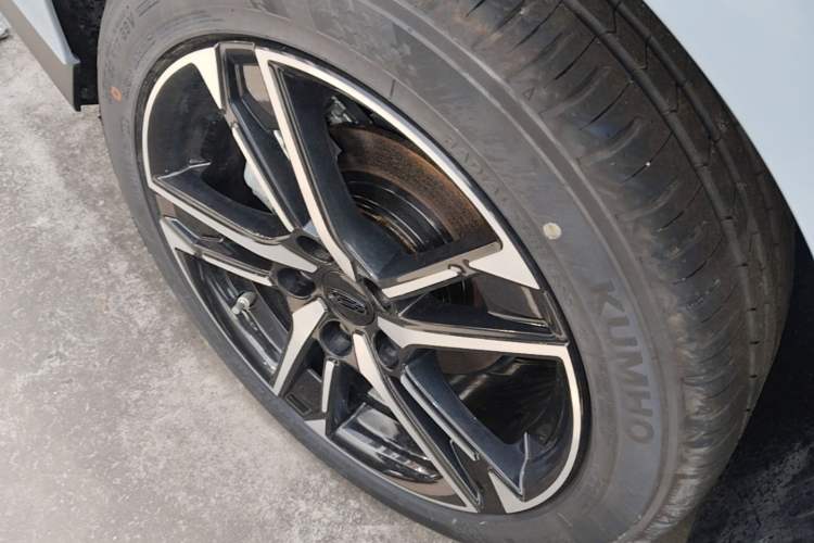 Used Geely Auto Binray 2024 Binrui COOL 1.5T DCT Longteng Edition Right Rear Wheel Hub