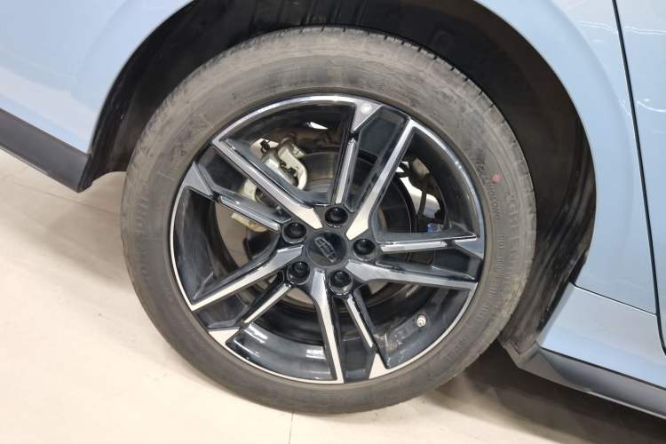 Used Geely Auto Binray 2024 Binrui COOL 1.5T DCT Champion Edition Right Rear Wheel Hub
