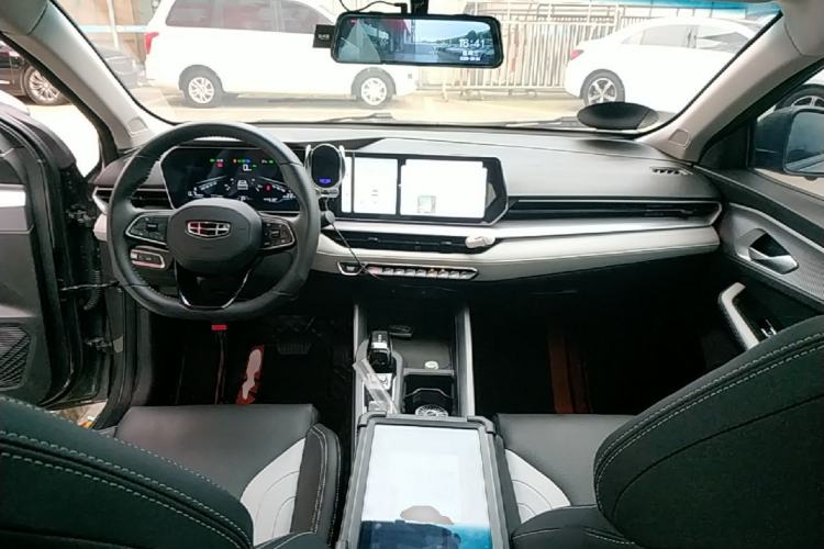 Used Geely Auto Binray 2024 Binrui COOL 1.5T DCT Champion Edition Center Console
