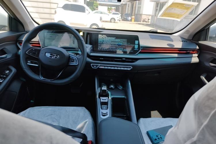 Used Geely Auto Binray 2024 Binrui COOL 1.5T DCT Longteng Edition Center Console