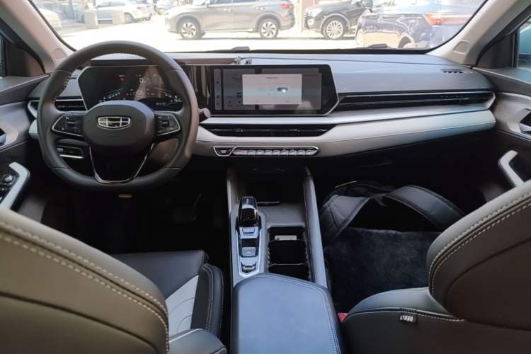 Used Geely Auto Binray 2024 Binrui COOL 1.5T DCT Champion Edition Center Console