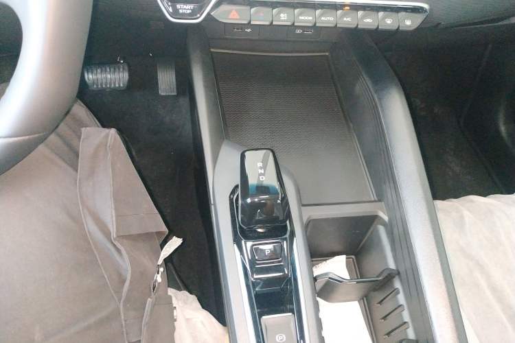 Used Geely Auto Binray 2024 Binrui COOL 1.5T DCT Longteng Edition Gear Lever