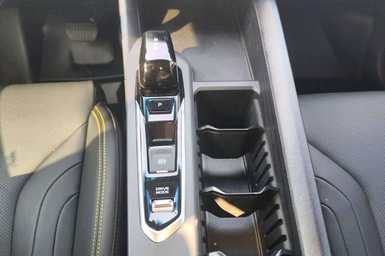 Used Geely Auto Binray 2024 Binrui COOL 1.5T DCT Champion Edition Gear Lever