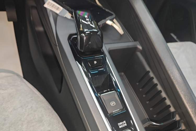 Used Geely Auto Binray 2024 Binrui COOL 1.5T DCT Longteng Edition Gear Lever