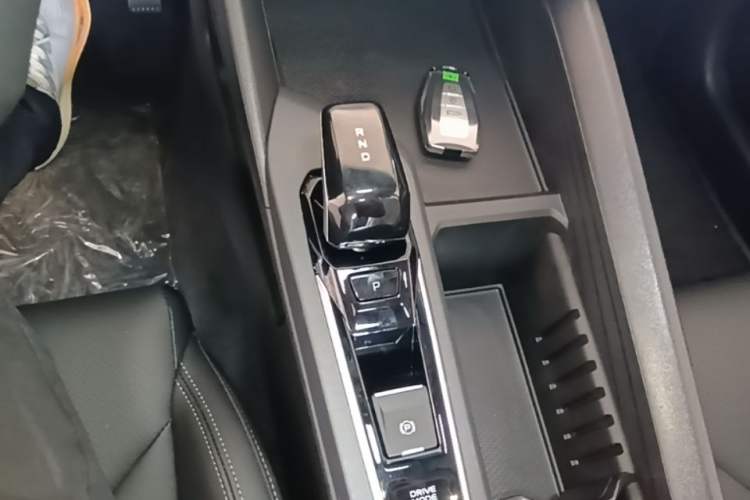 Used Geely Auto Binray 2024 Binrui COOL 1.5T DCT Longteng Edition Gear Lever