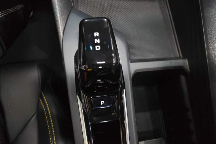 Used Geely Auto Binray 2024 Binrui COOL 1.5T DCT Champion Edition Gear Lever