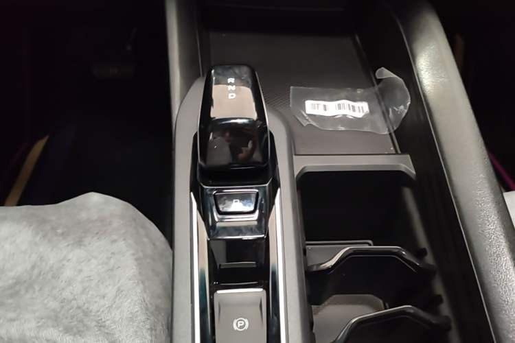 Used Geely Auto Binray 2024 Binrui COOL 1.5T DCT Longteng Edition Gear Lever