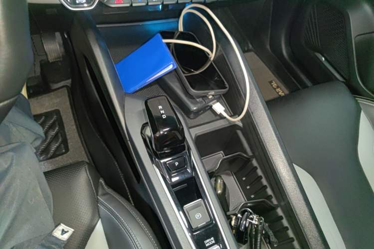 Used Geely Auto Binray 2024 Binrui COOL 1.5T DCT Champion Edition Gear Lever