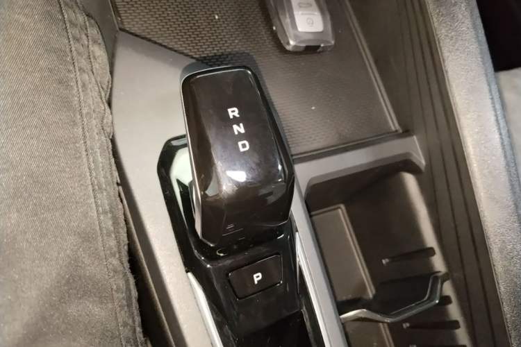 Used Geely Auto Binray 2024 Binrui COOL 1.5T DCT Longteng Edition Gear Lever