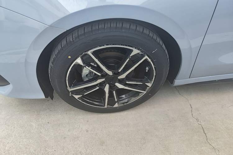 Used Geely Auto Binray 2024 Binrui COOL 1.5T DCT Longteng Edition Left Front Wheel Hub