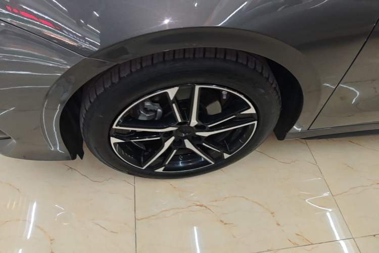 Used Geely Auto Binray 2024 Binrui COOL 1.5T DCT Longteng Edition Left Front Wheel Hub