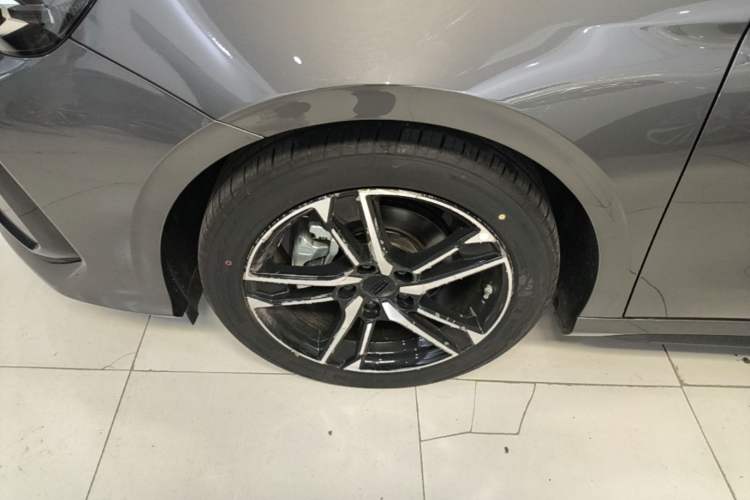 Used Geely Auto Binray 2024 Binrui COOL 1.5T DCT Longteng Edition Left Front Wheel Hub