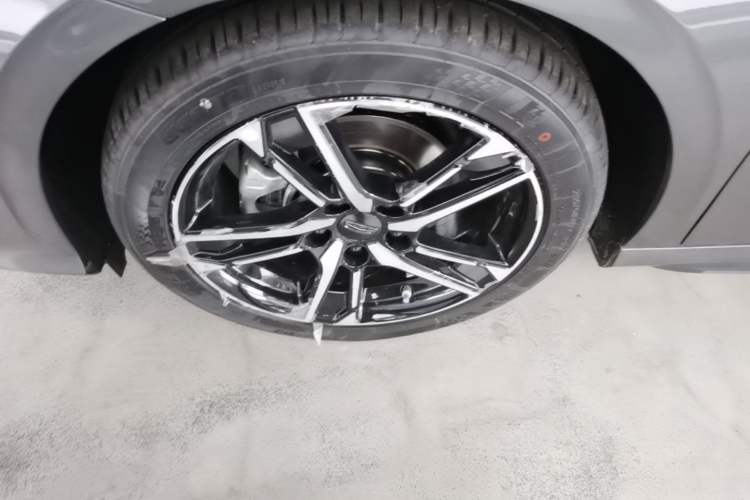 Used Geely Auto Binray 2024 Binrui COOL 1.5T DCT Longteng Edition Left Front Wheel Hub