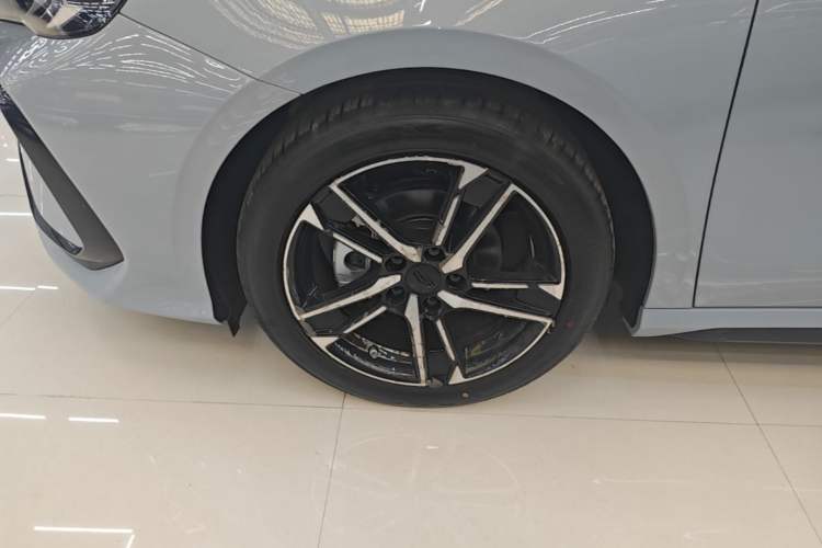 Used Geely Auto Binray 2024 Binrui COOL 1.5T DCT Longteng Edition Left Front Wheel Hub