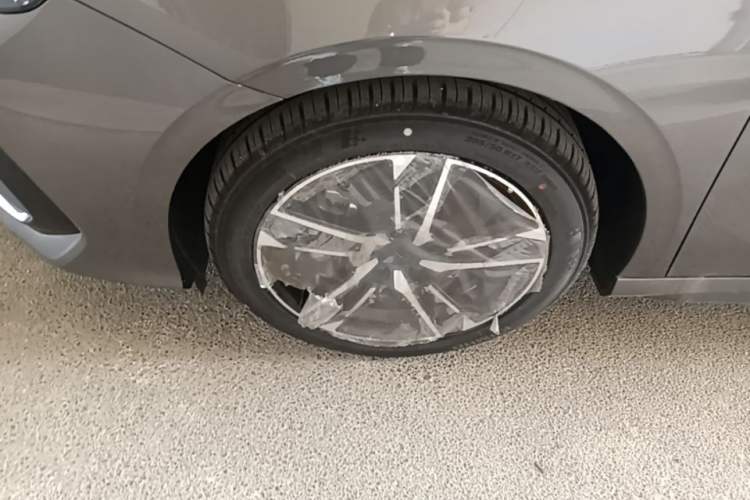 Used Geely Auto Binray 2024 Binrui COOL 1.5T DCT Longteng Edition Left Front Wheel Hub
