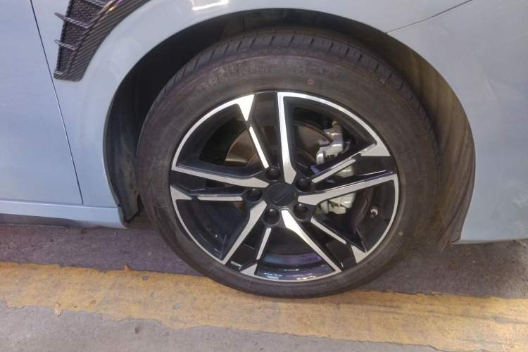 Used Geely Auto Binray 2024 Binrui COOL 1.5T DCT Longteng Edition Right Front Wheel Hub
