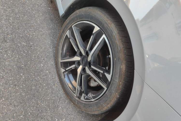 Used Geely Auto Binray 2024 Binrui COOL 1.5T DCT Longteng Edition Right Front Wheel Hub