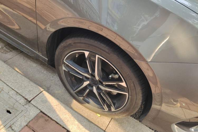 Used Geely Auto Binray 2024 Binrui COOL 1.5T DCT Champion Edition Right Front Wheel Hub