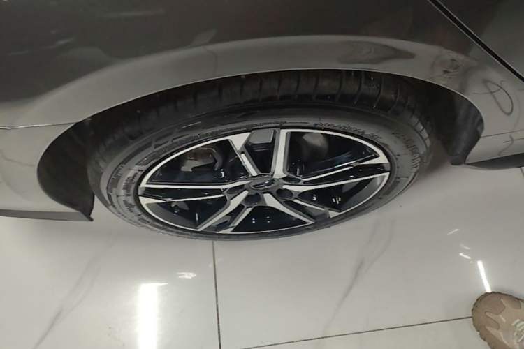 Used Geely Auto Binray 2024 Binrui COOL 1.5T DCT Champion Edition Right Rear Wheel Hub