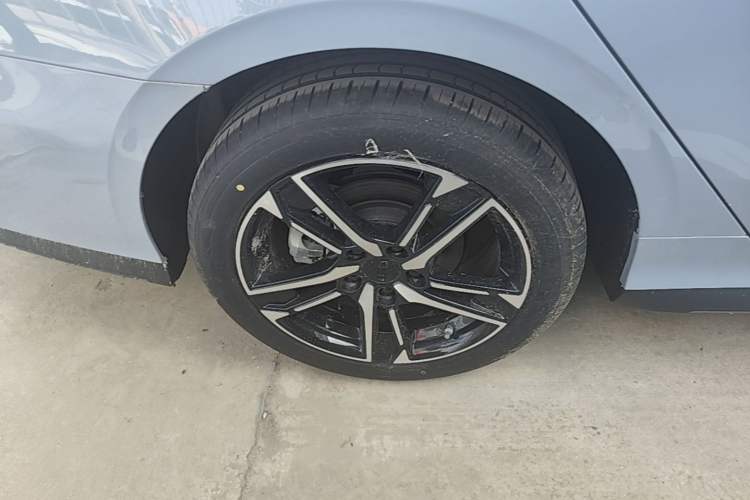 Used Geely Auto Binray 2024 Binrui COOL 1.5T DCT Longteng Edition Right Rear Wheel Hub