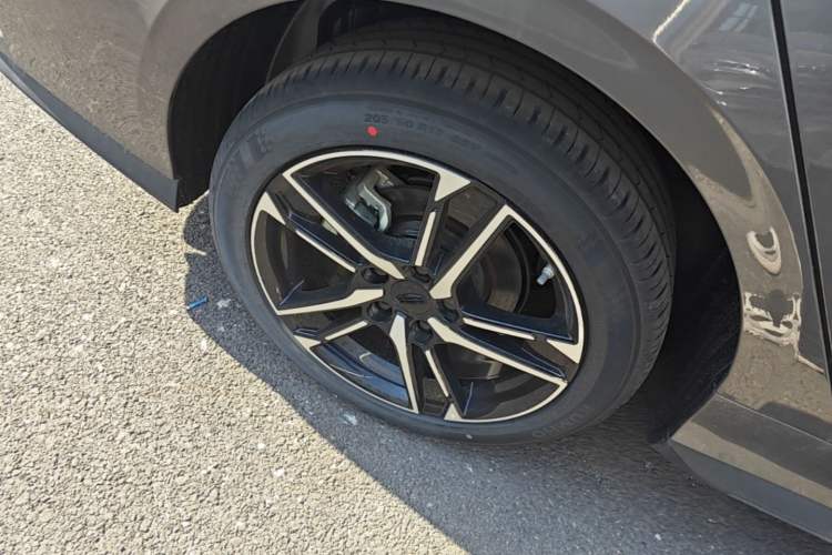 Used Geely Auto Binray 2024 Binrui COOL 1.5T DCT Longteng Edition Right Rear Wheel Hub