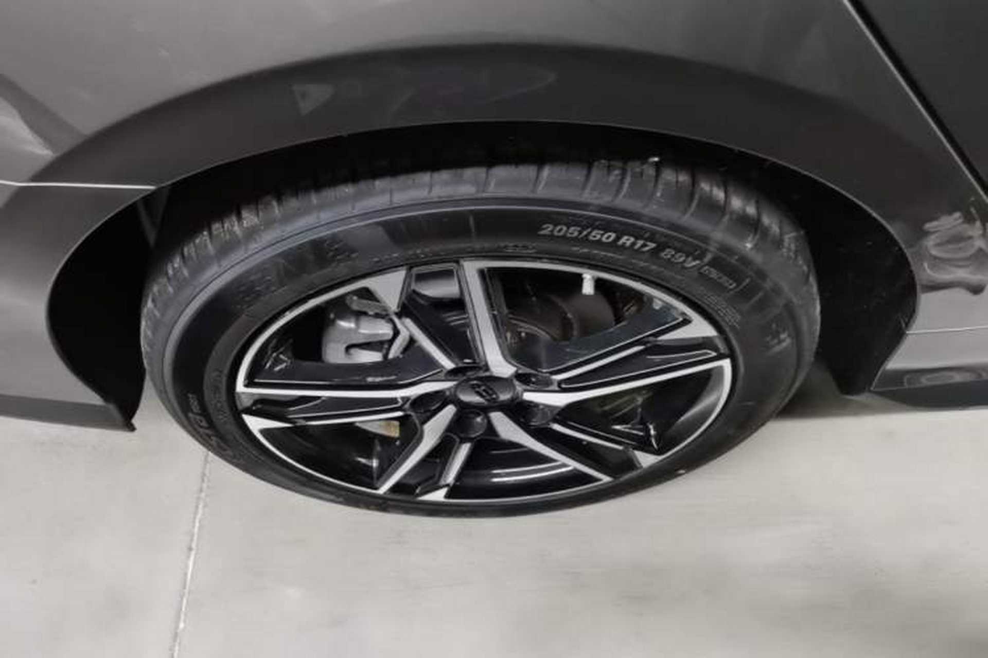 Used Geely Auto Binray 2024 Binrui COOL 1.5T DCT Longteng Edition Right Rear Wheel Hub