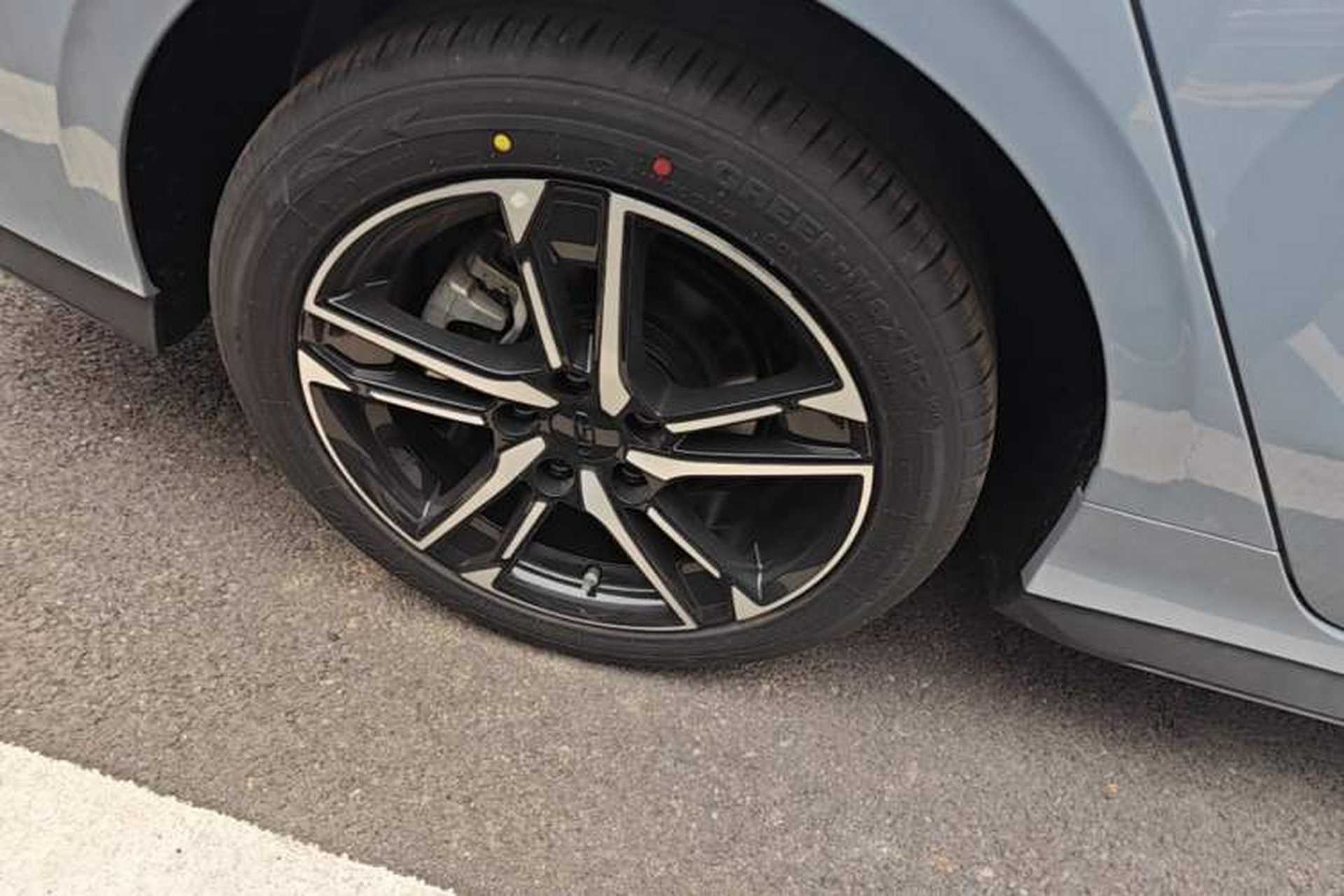 Used Geely Auto Binray 2024 Binrui COOL 1.5T DCT Longteng Edition Right Rear Wheel Hub