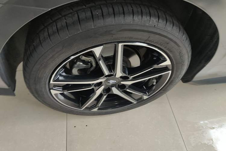 Used Geely Auto Binray 2024 Binrui COOL 1.5T DCT Longteng Edition Right Rear Wheel Hub