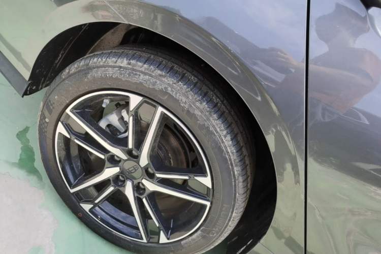 Used Geely Auto Binray 2024 Binrui COOL 1.5T DCT Longteng Edition Right Rear Wheel Hub